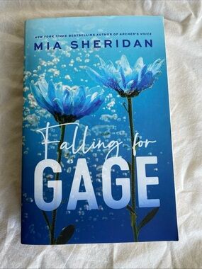Falling for Gage by Mia Sheridan- Paperback